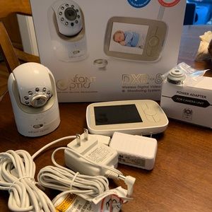 Infant Optics DXR-8 video baby monitor